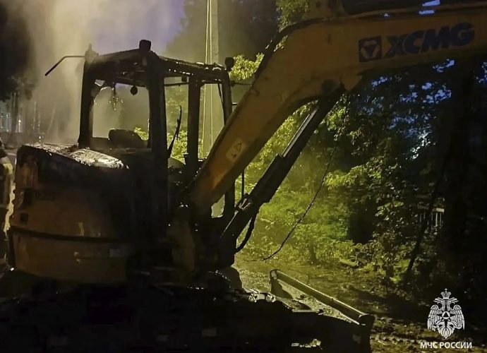 В Суворове произошло возгорание в мини-экскаваторе