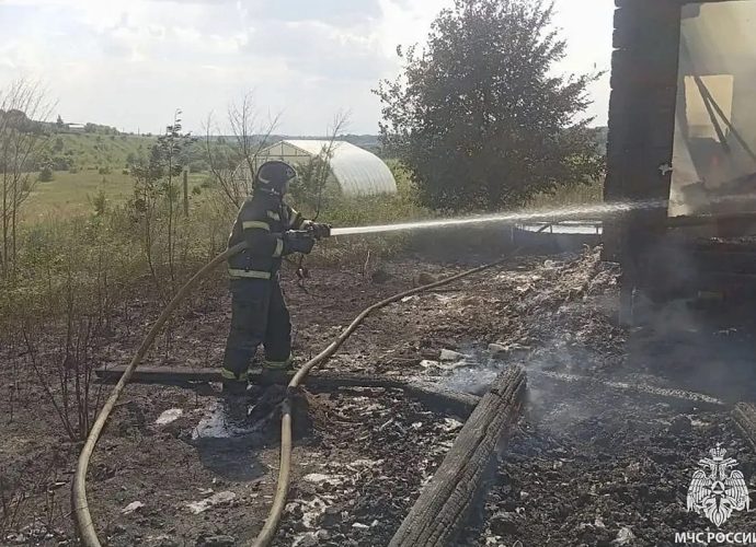 В деревне Малое Варково произошел пожар в частном доме
