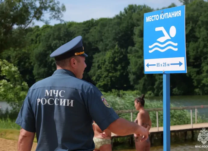 Спасатели провели рейд на пляже в Центральном парке и напомнили тулякам правила безопасности