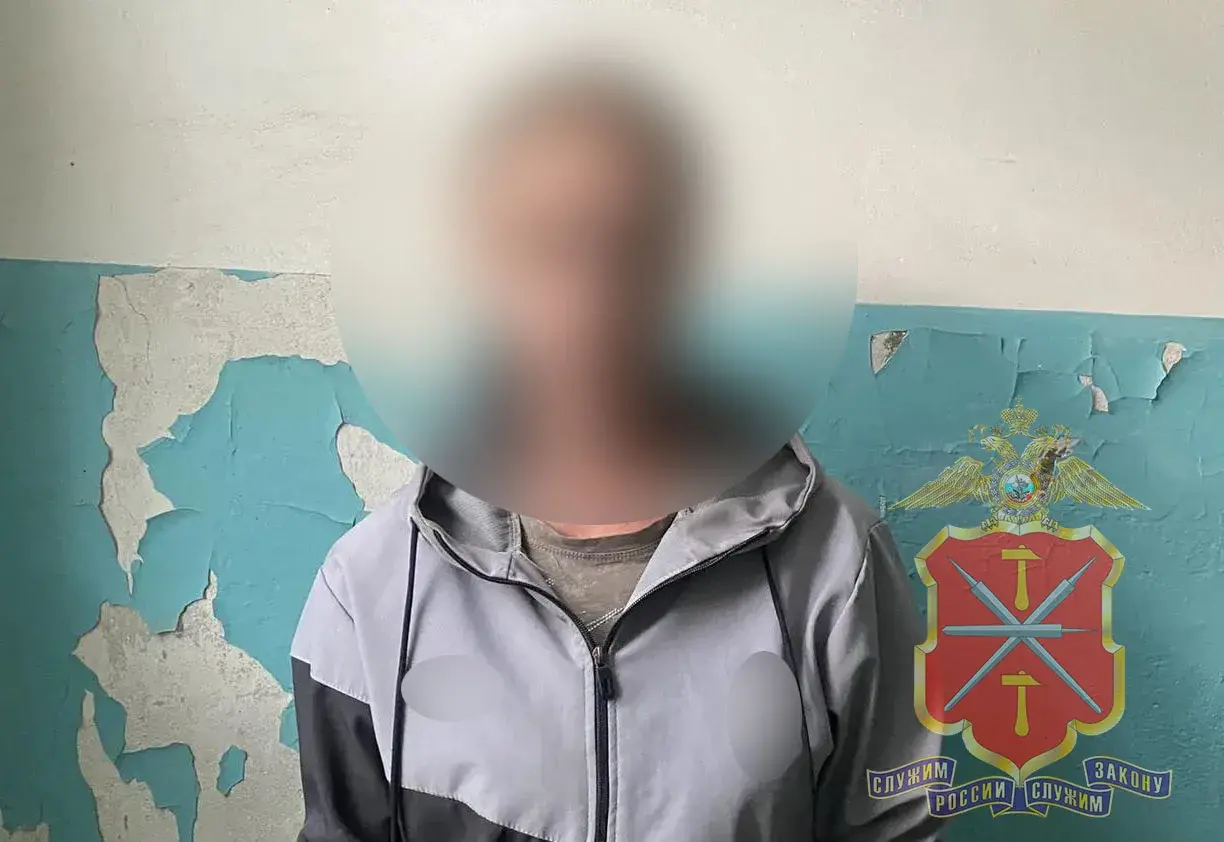 В Алексине женщина после застолья отобрала у гостьи телефон и паспорт В Алексине женщина после застолья отобрала у гостьи телефон и паспорт