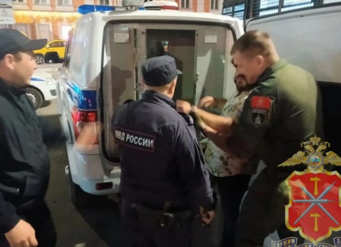 Сотрудники отдельного батальона патрульно-постовой службы УМВД России по Туле совместно с коллегами из других подразделений и представителями общественных организаций правоохранительной направленности провели комплекс оперативно-профилактических мероприятий, в том числе в рамках операции «Вал».