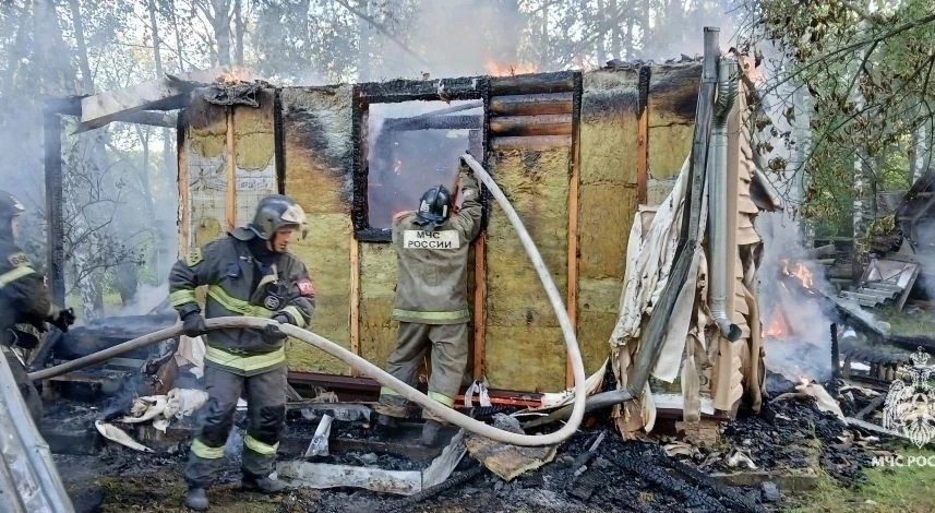 При пожаре в Туле пострадала пенсионерка При пожаре в Туле пострадала пенсионерка