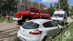 В Узловском районе пожарные спасли восемь человек, в том числе двоих детей В Узловском районе пожарные спасли восемь человек, в том числе двоих детей