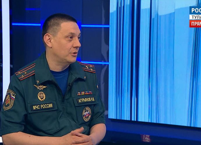 Автомобиль выгорает полностью за 10 минут: интервью со спасателем МЧС Николаем Агурьяновым