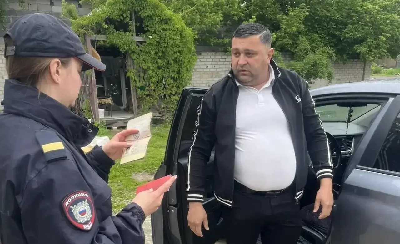 Полиция, Росгвардия и приставы провели рейды в Плеханово и Молодёжном Сотрудники Управления МВД России по Тульской области при поддержке Росгвардии, совместно с судебными приставами, представителями военного комиссариата и ресурсоснабжающих организаций провели профилактические рейды в посёлках Плеханово и Молодёжный.
