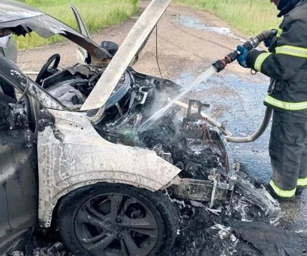 Два автомобиля сгорели в Тульской области за сутки