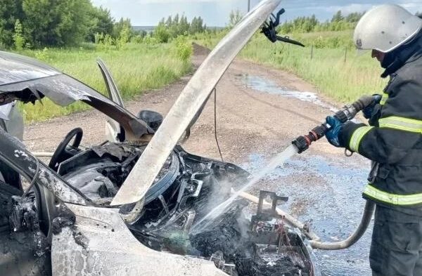 Два автомобиля сгорели в Тульской области за сутки Два автомобиля сгорели в Тульской области за сутки