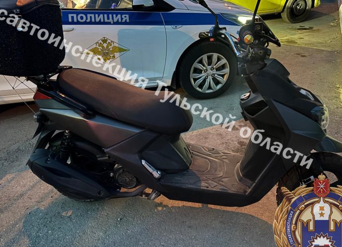 Вечером 7 июня в Туле произошло ДТП с участием скутера.