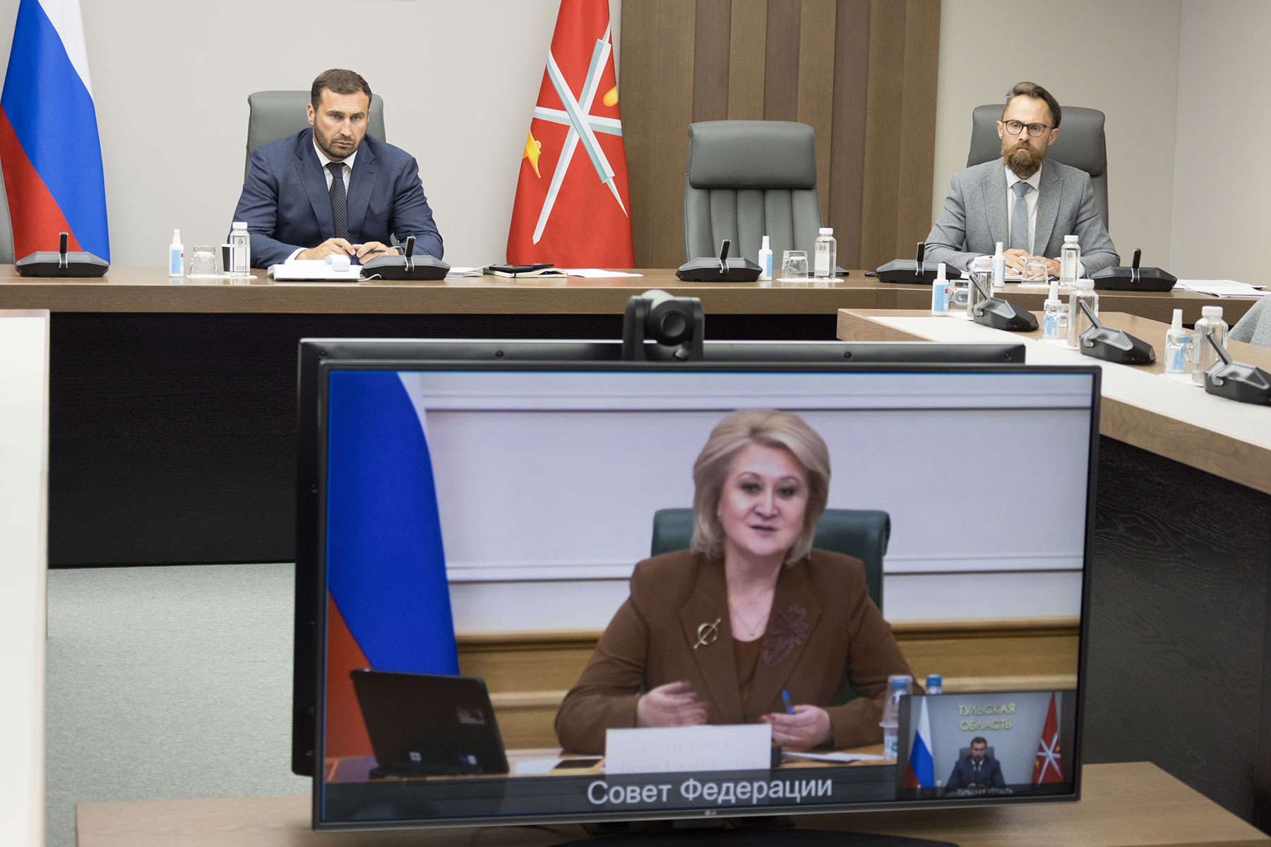 Михаил Пантелеев на совещании комитета Совета Федерации предложил поддерживать наставников молодых учёных