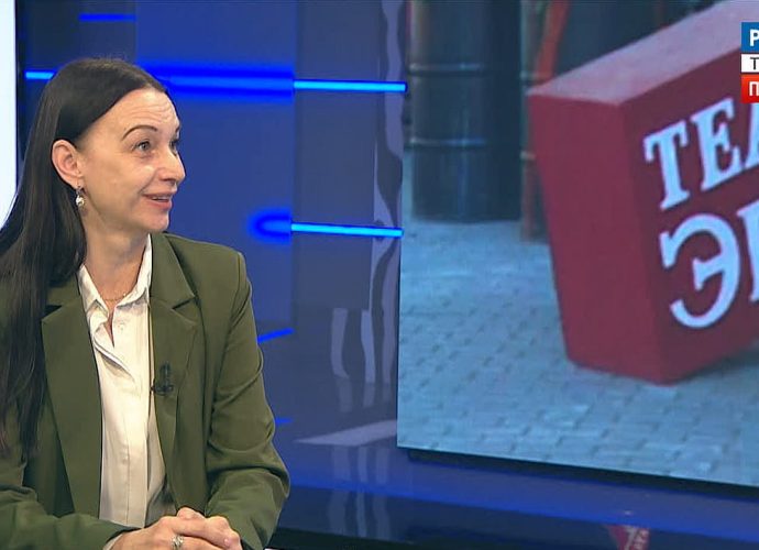 Художественный руководитель Елена Королёва