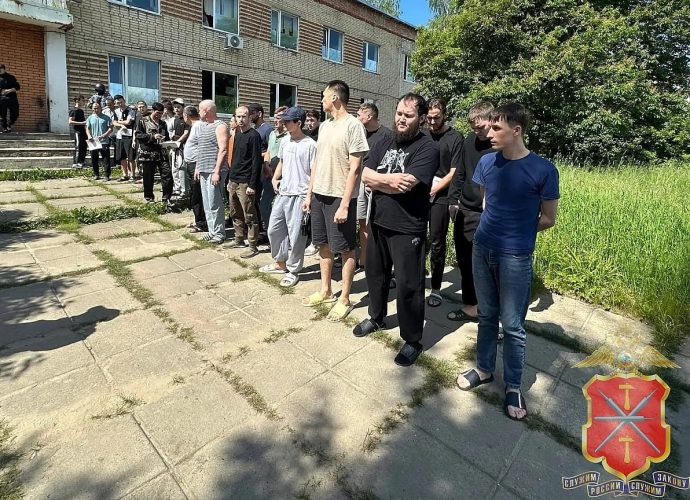 В Новомосковске полицейские выявили массовые нарушения миграционного законодательства