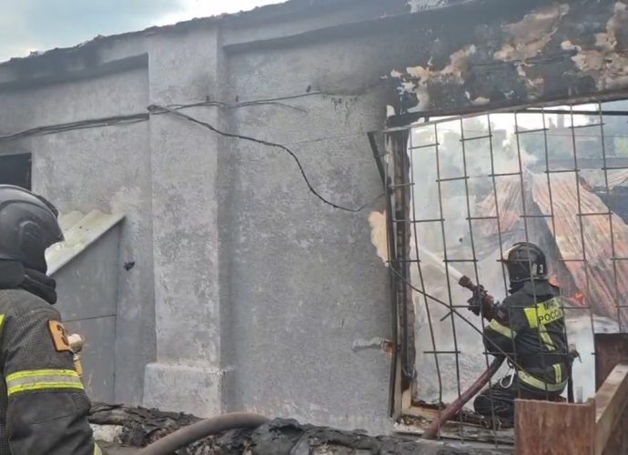 Возгорание в производственном здании на проспекте Ленина в Туле локализовано на площади 250 квадратных метров.