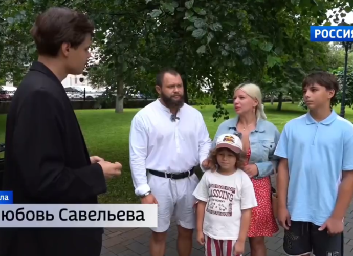 «Семья - самое дорогое, важное…»: Никита Савельев участвует во флешмобе «Гимн тульских семей»