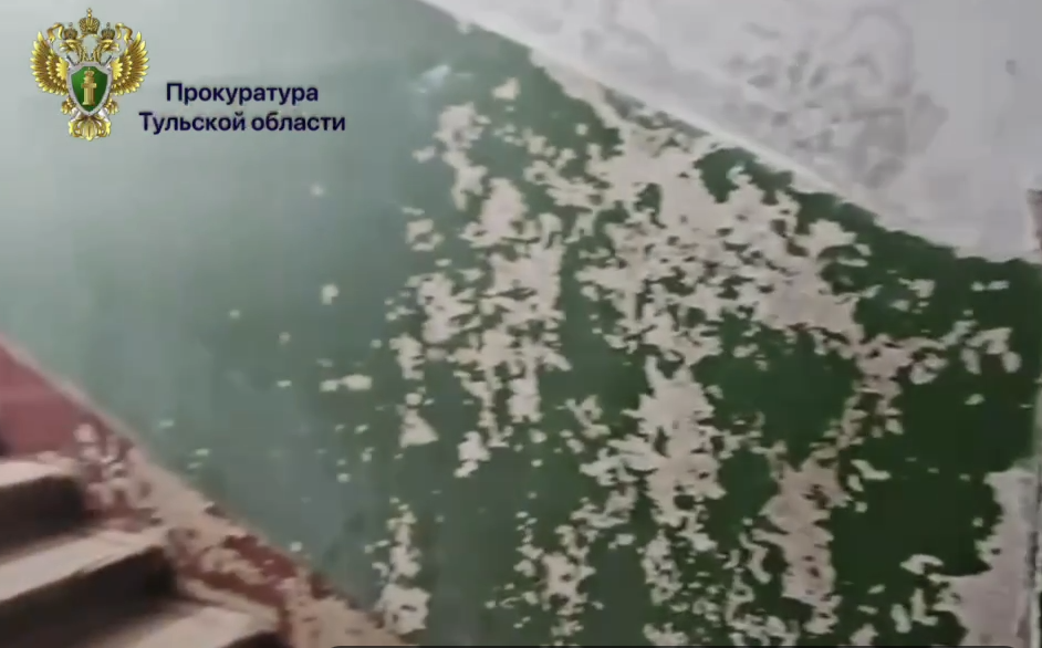 Прокуратура обязала УК привести в порядок подъезды в Куркино Прокуратура обязала УК привести в порядок подъезды в Куркино