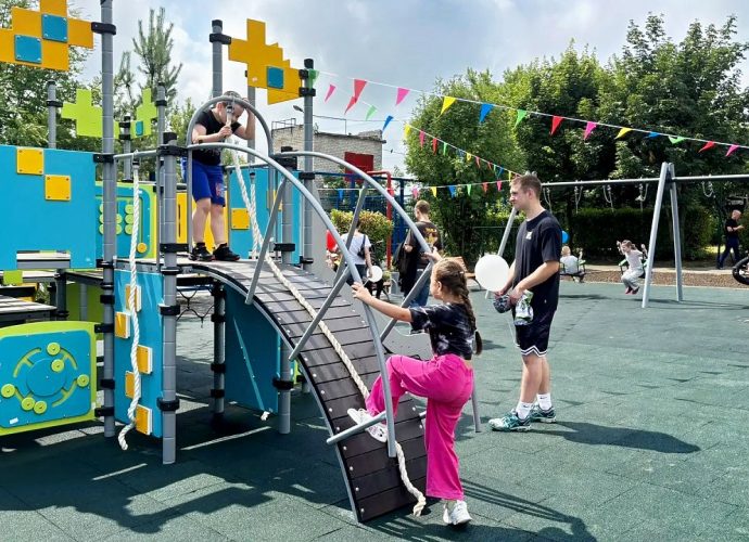 В Туле открылась первая в регионе обновлённая в этом году детская площадка