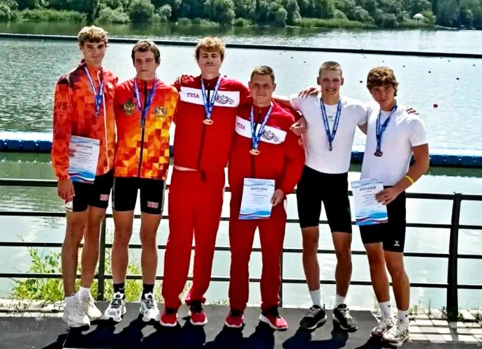 Сборная Тульской области заняла второе место на чемпионате ЦФО по гребле на байдарках и каноэ
