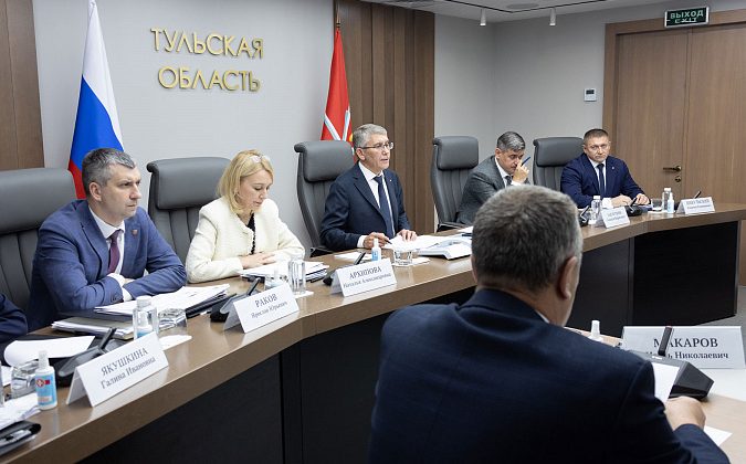 Губернатор Дмитрий Миляев поручил взять на контроль ремонт соцобъектов в Донском Губернатор Дмитрий Миляев поручил взять на контроль ремонт соцобъектов в Донском