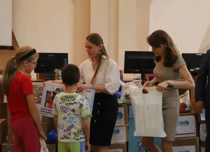 Молодогвардейцы передали более 1500 подарков юным пациентам Тульской детской областной больницы