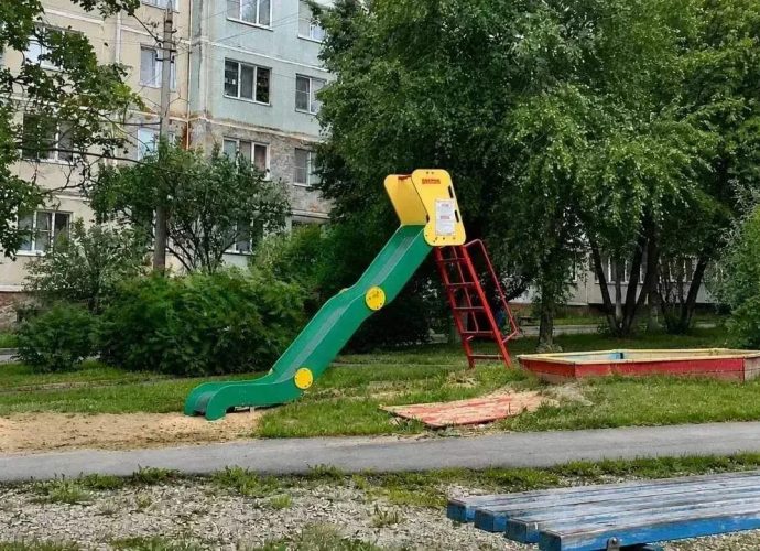 Прокуратура обязала привести в порядок четыре детские площадки в Зареченском округе Тулы