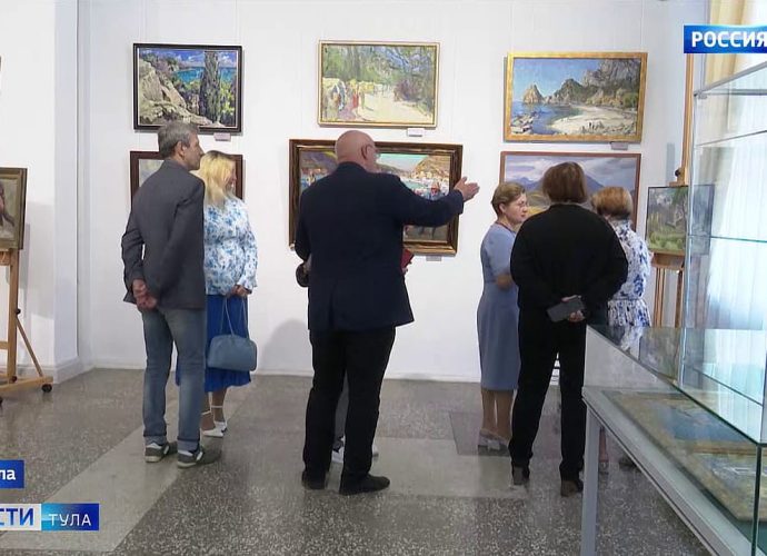 Художники поделились красотой Крыма с туляками