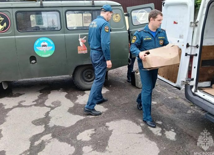 Узловские пожарные передали очередную партию гуманитарной помощи на СВО