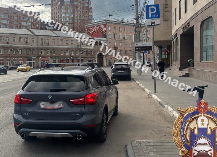 В Туле автомобиль сбил 13-летнего мальчика на электросамокате