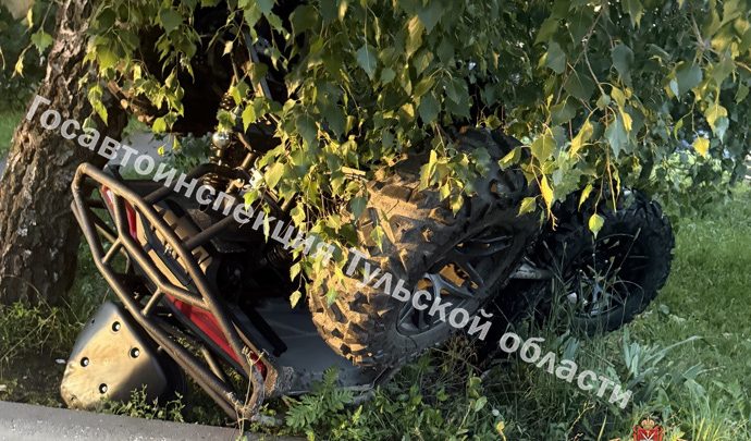 В Веневе пьяный водитель без прав перевернулся на квадроцикле, пассажирка погибла