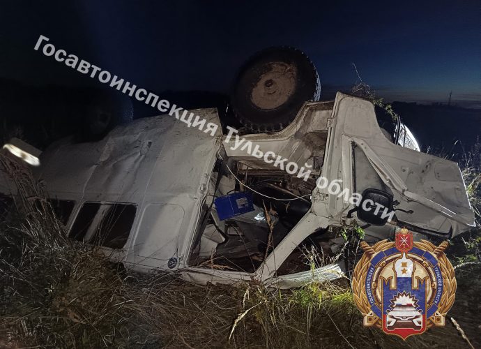 В Кимовском районе пьяный водитель УАЗа опрокинулся в кювет с двумя детьми