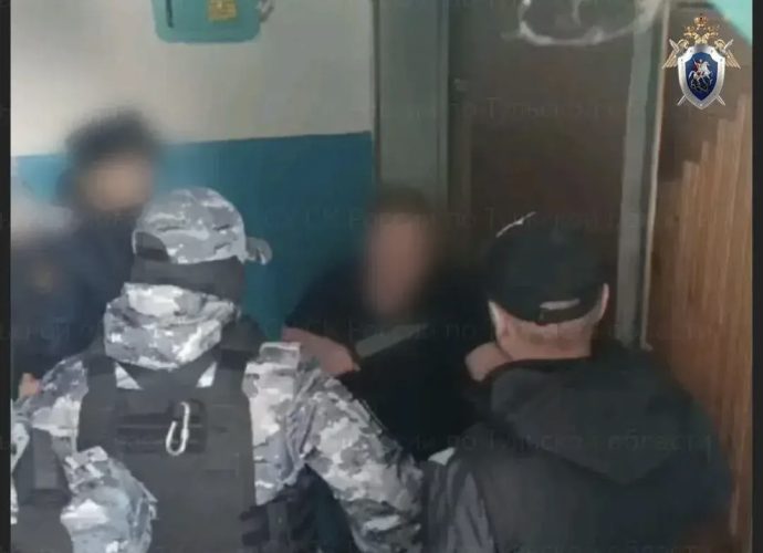 Тулячка получила 7 лет колонии за нападение с ножом на судебных приставов