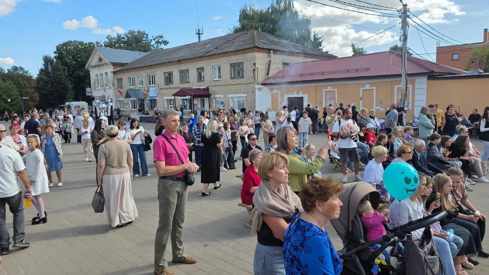 Надежда Школкина приняла участие в праздновании 655-летия Венёва и Дня шахтёра Надежда Школкина приняла участие в праздновании 655-летия Венёва и Дня шахтёра
