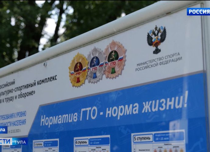 Тропические бабочки и гигантские кузнечики живут в обычной тульской многоэтажке
