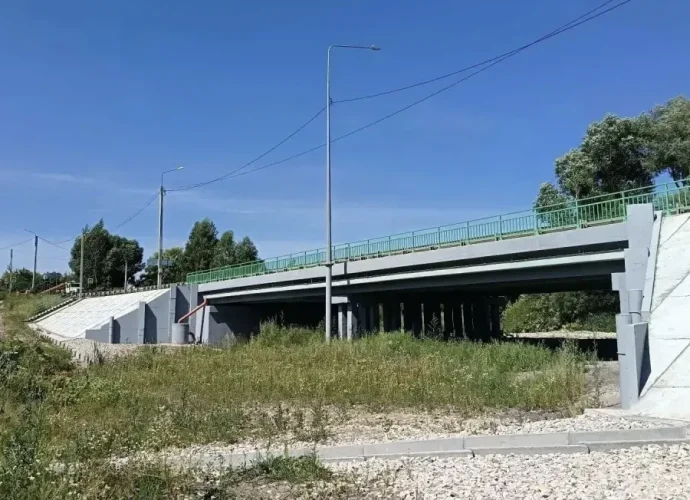 В Новомосковском районе после ремонта открыли мост через реку Ольховка
