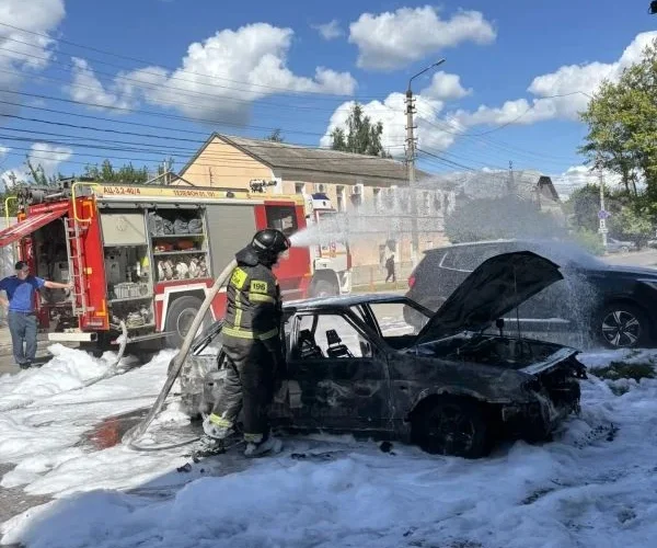За сутки в Тульской области потушили горящий автомобиль