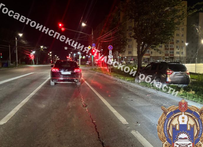 Водитель без прав на «Ниссане» протаранил «Фольксваген» и врезался в дерево
