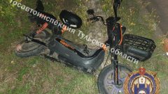 Под Тулой автомобиль сбил двоих детей на электросамокате