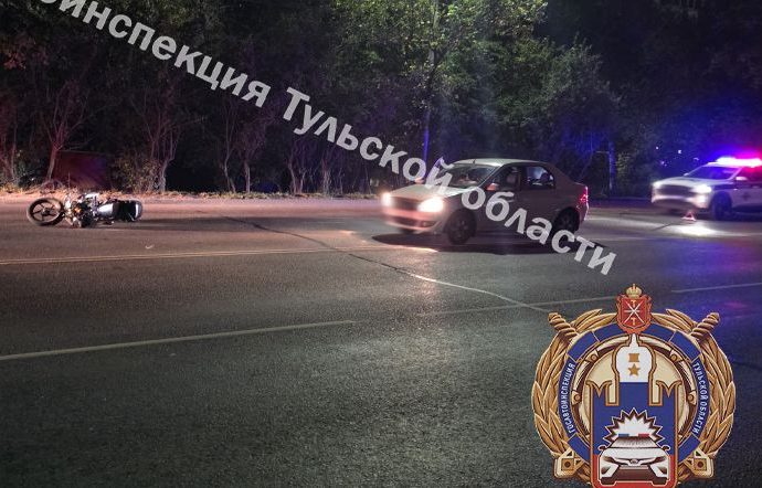 В Туле мотоциклист врезался в иномарку и попал в больницу