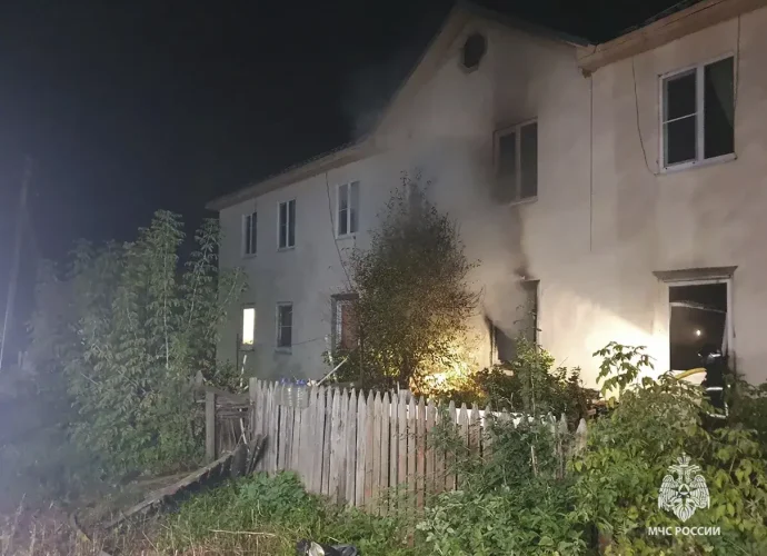 В Щекино из дома с горящей квартирой спасли 6 человек
