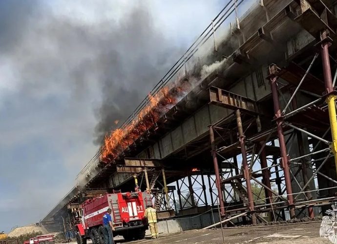 В Тульской области потушили пожар на строящемся мосту