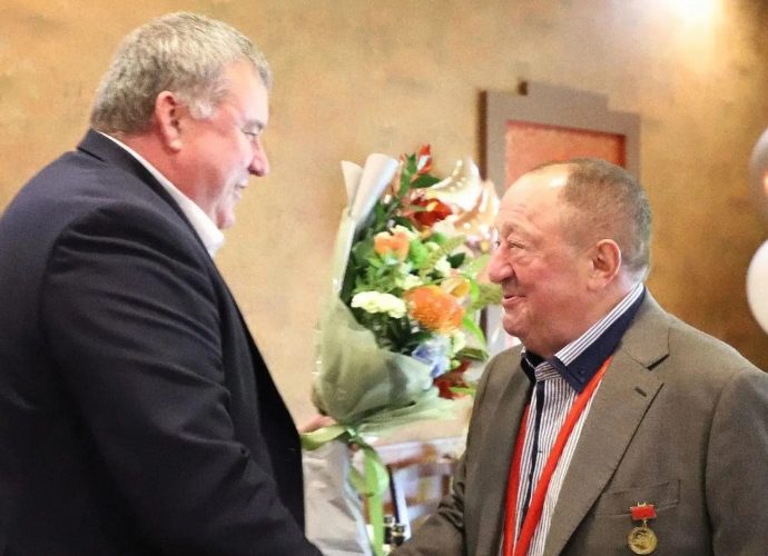 Илья Беспалов поздравил с 80-летием почётного гражданина города Владимира Могильникова