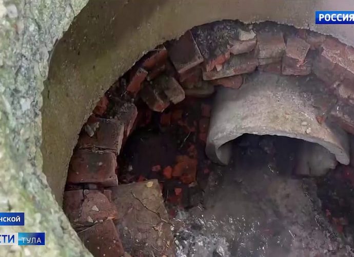 Экологи с помощью видеокамеры в колодце нашли источник запаха в Донском