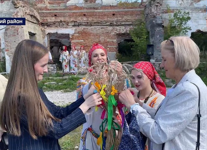 Хлебный Спас: в усадьбе Федяшево ярко завершили летний сезон и встретили осень
