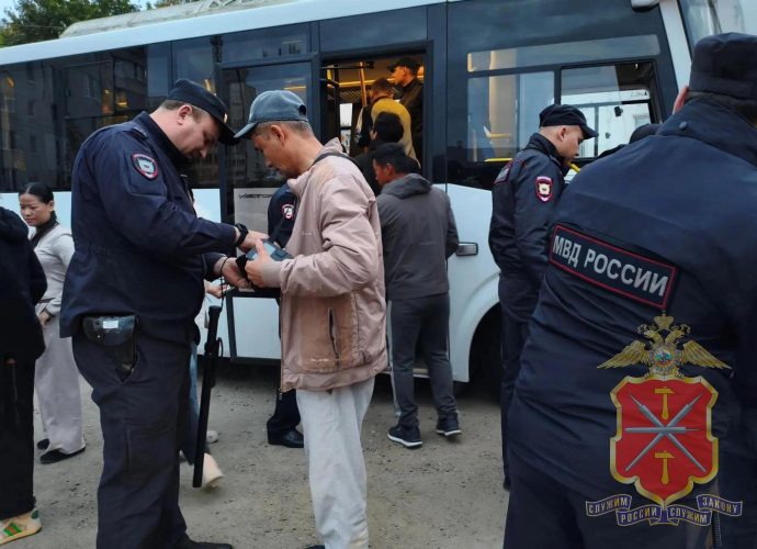 Тульские полицейские проверили 126 иностранцев