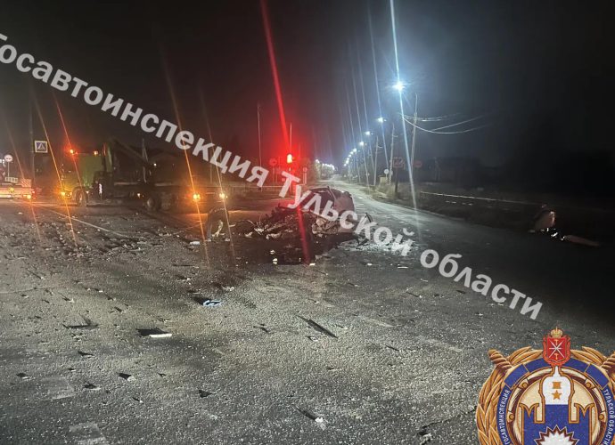 На трассе М-2 «Крым» водитель Lada погиб в ДТП с фурой