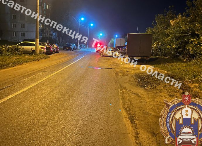 В Новомосковске пьяный водитель врезался в стоящую ГАЗель: пострадала пассажирка