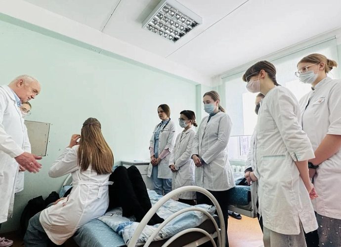 Будущие педиатры проходят практику в тульской детской областной больнице