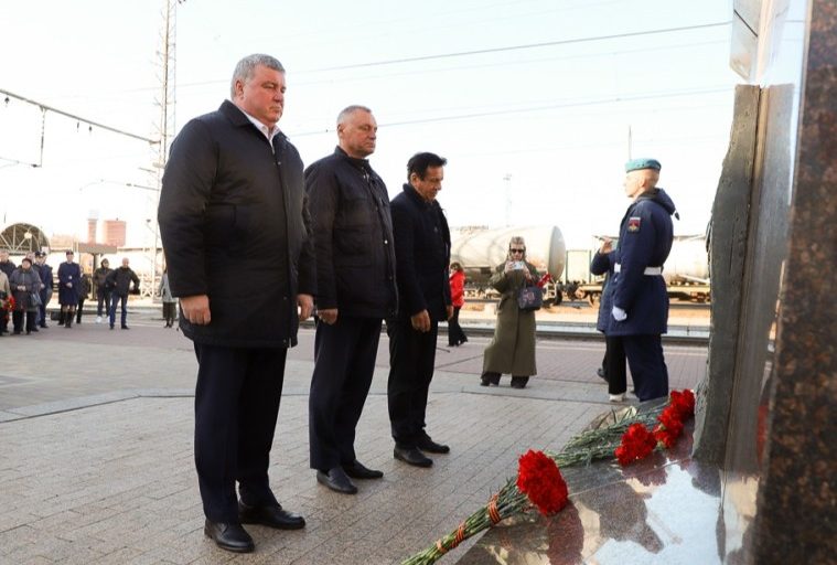 В Туле отметили 85-летие создания бронепоезда «Тульский рабочий» В Туле отметили 85-летие создания бронепоезда «Тульский рабочий»