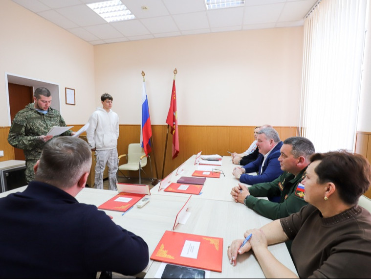 Осенью из Тулы на военную службу призовут 350 человек Осенью из Тулы на военную службу призовут 350 человек