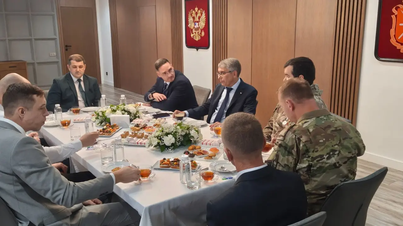 Дмитрий Миляев встретился с победителями регионального проекта «СВОи в деле» Дмитрий Миляев встретился с победителями регионального проекта «СВОи в деле»
