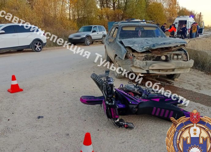 В Дубенском районе «ВАЗ» столкнулся с мотоциклом, пострадал подросток