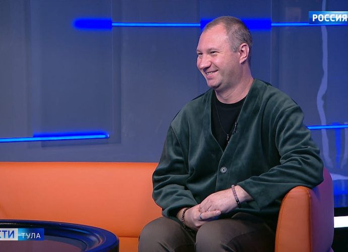 Максимально необычная «Каренина»: интервью с режиссёром Андреем Солобаевым